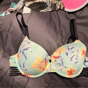 Bra barely ever warn it was very itchy